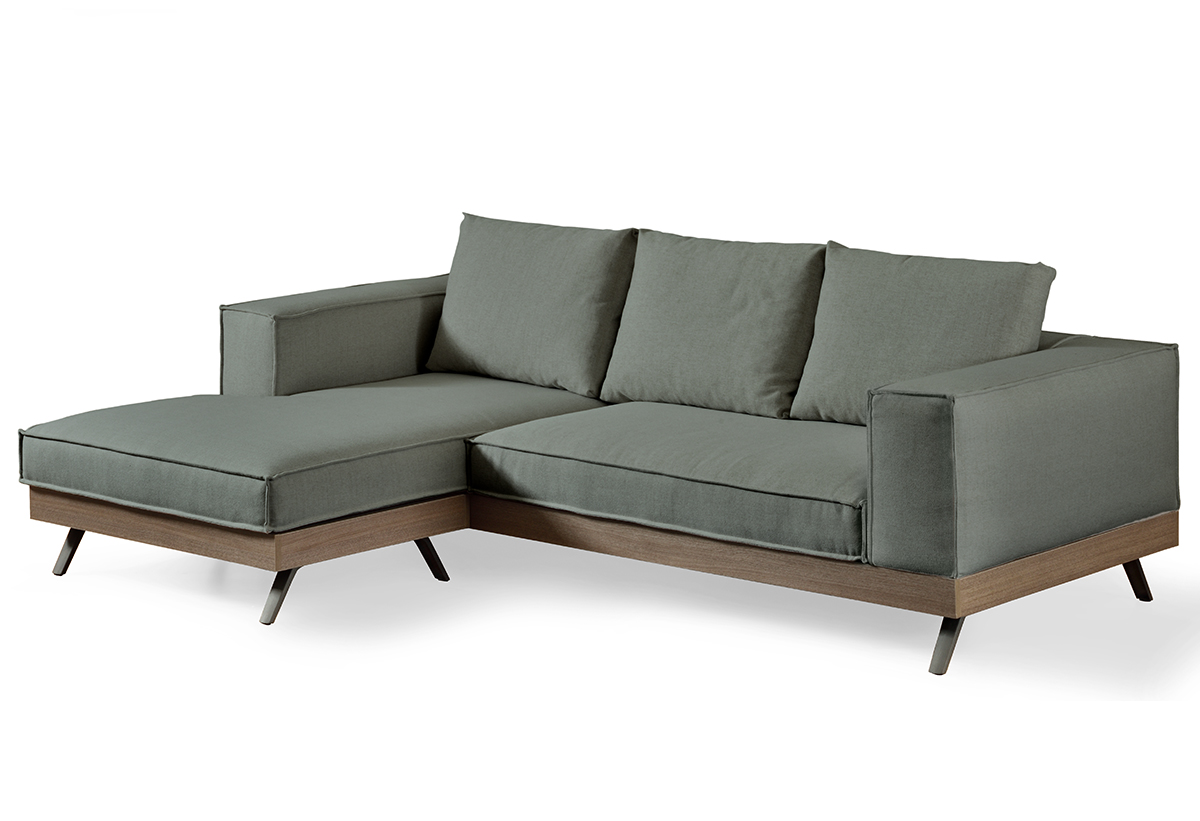 Απεικονίζεται ο καναπές από διαγώνια όψη.